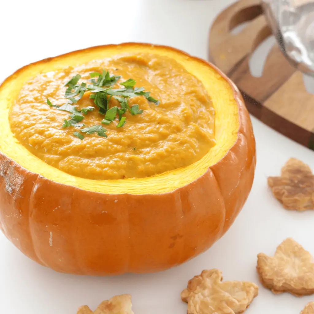 Creamy Pumpkin Soup and Leaf Crackers 1200