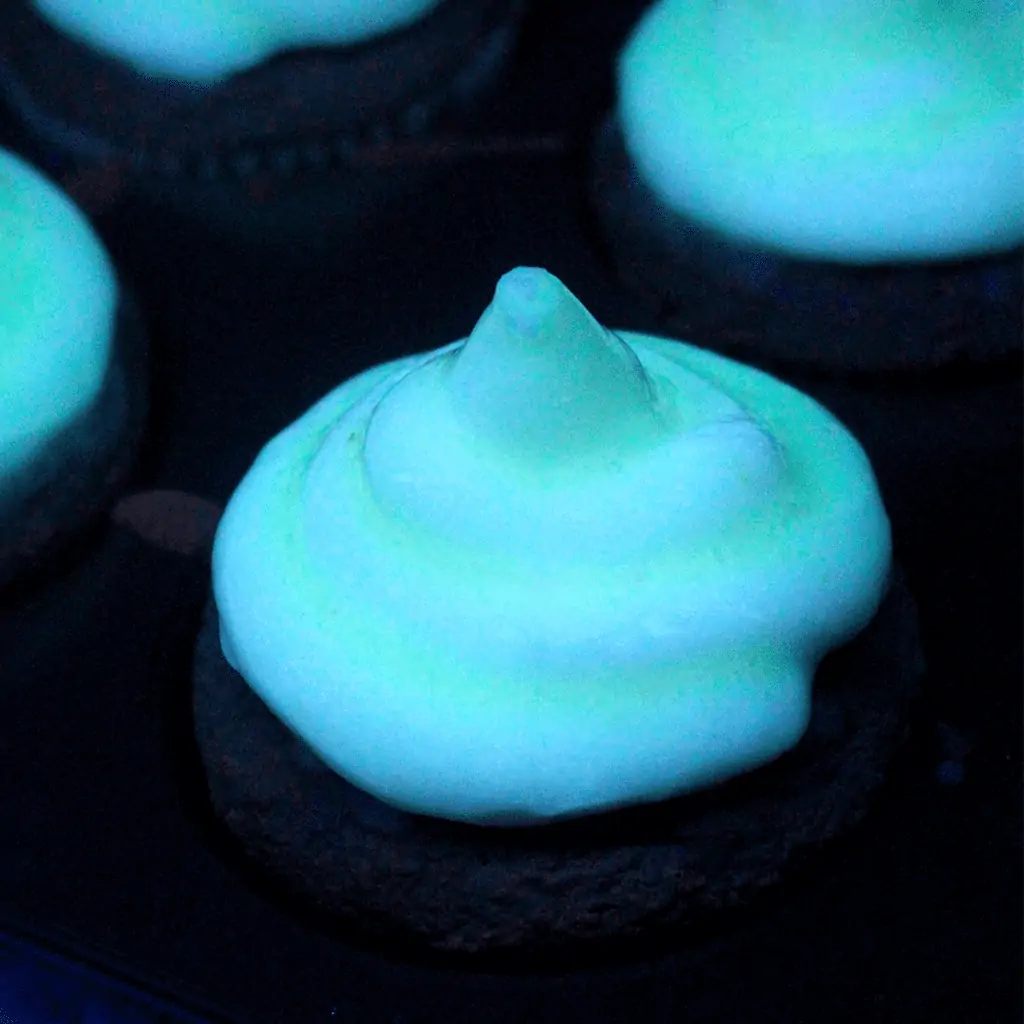 GLOW IN THE DARK Cupcakes 1200