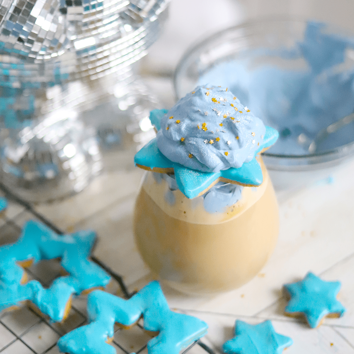 Hanukkah Latte and Star of David Cookies - Pankobunny