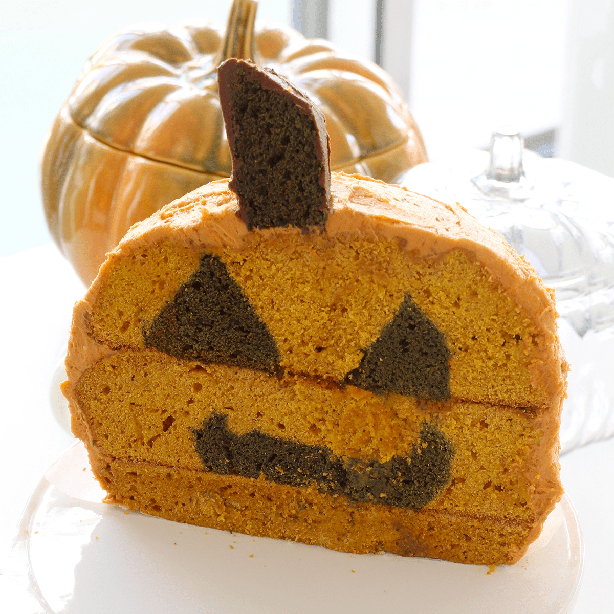Inside-Out Jack-O-Lantern Cake - Pankobunny