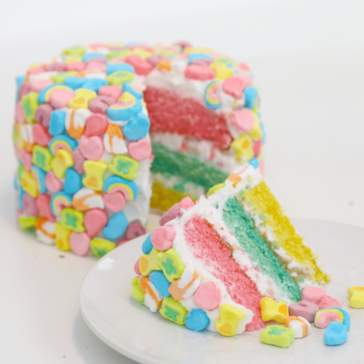 Lucky Charms Marshmallow Cake - Pankobunny
