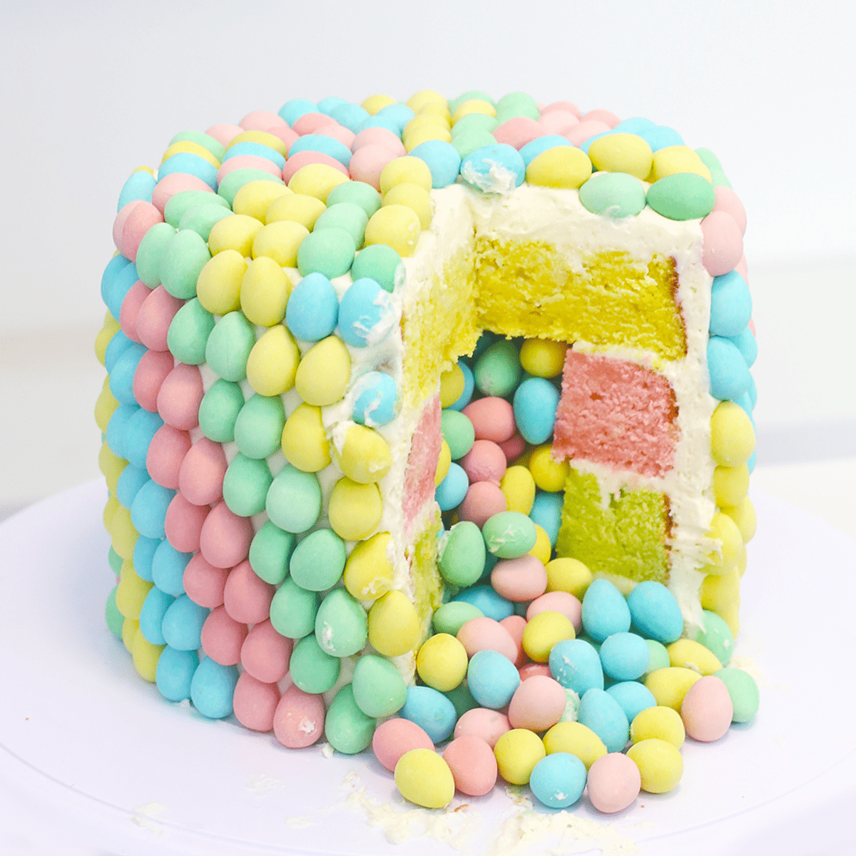 Mini Eggs Surprise Cake - Pankobunny