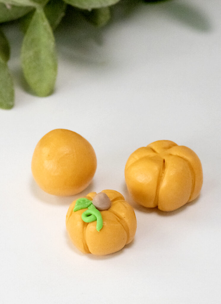 how to shape a pumpkin from modeling chocolate or fondant