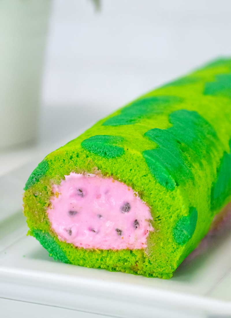 watermelon swiss roll cake