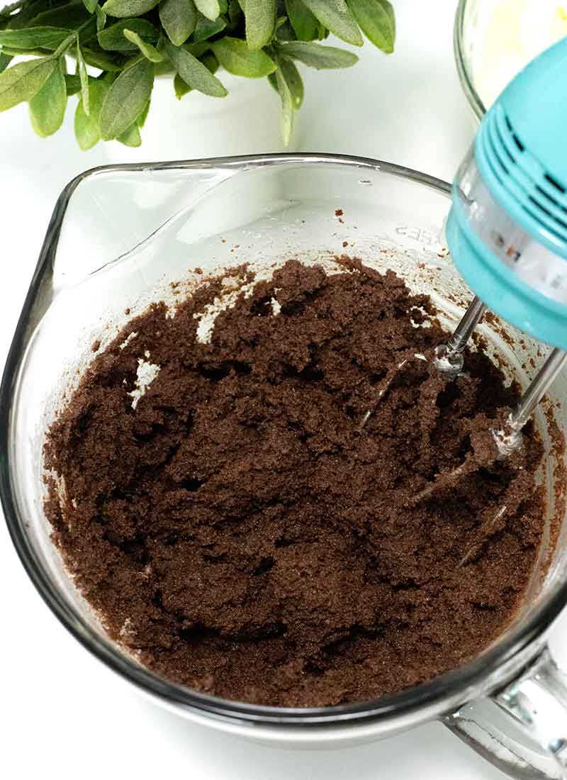 mix cake crumbs with frosting