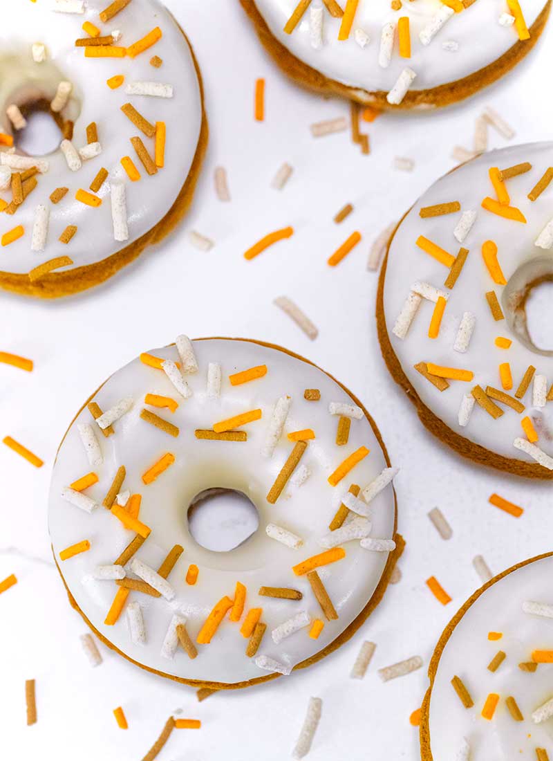 pumpkin spice baked doughnuts