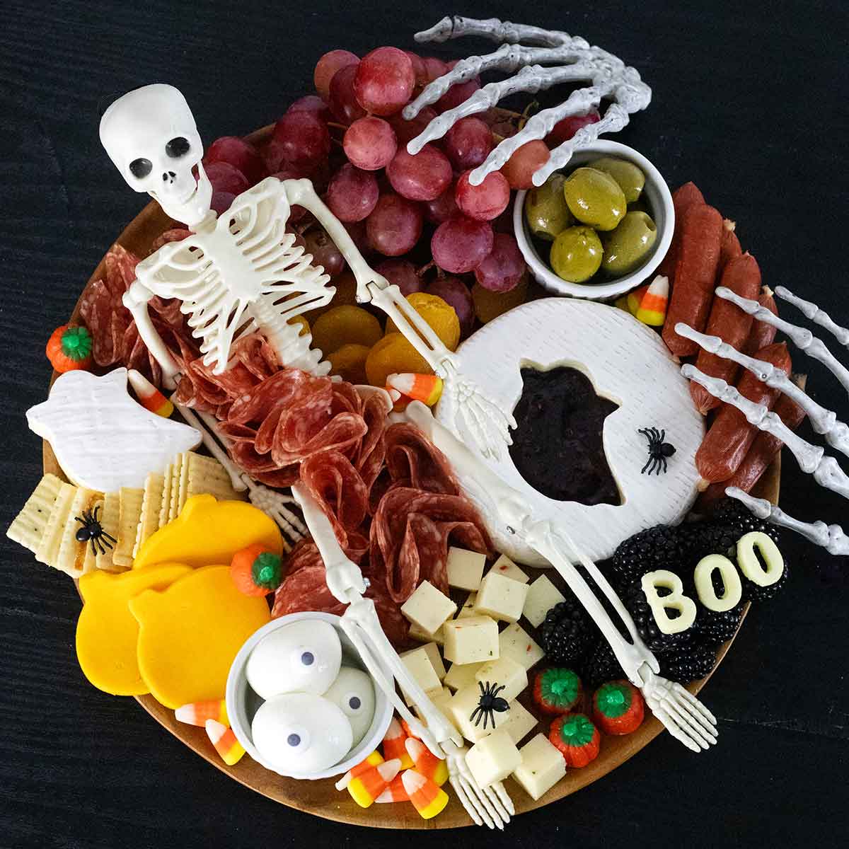 Halloween Charcuterie Board  - Pankobunny